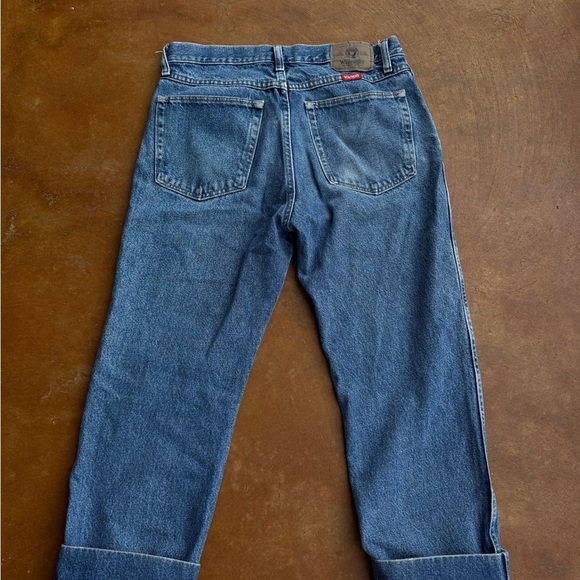 Wrangler straight leg  Blue Jeans​ - Picture 2 of 9